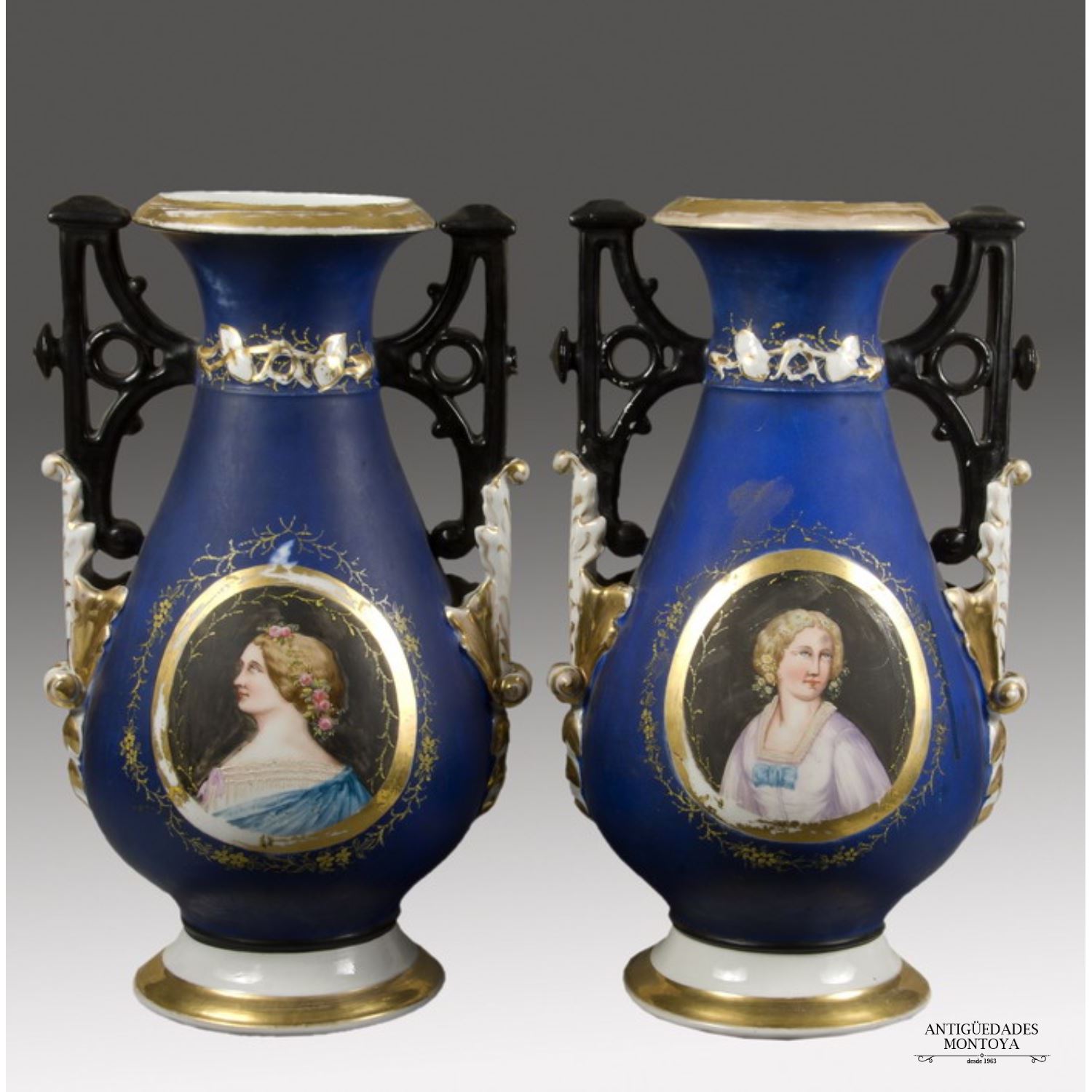 Pair of Elizabethan vases, S. XIX.