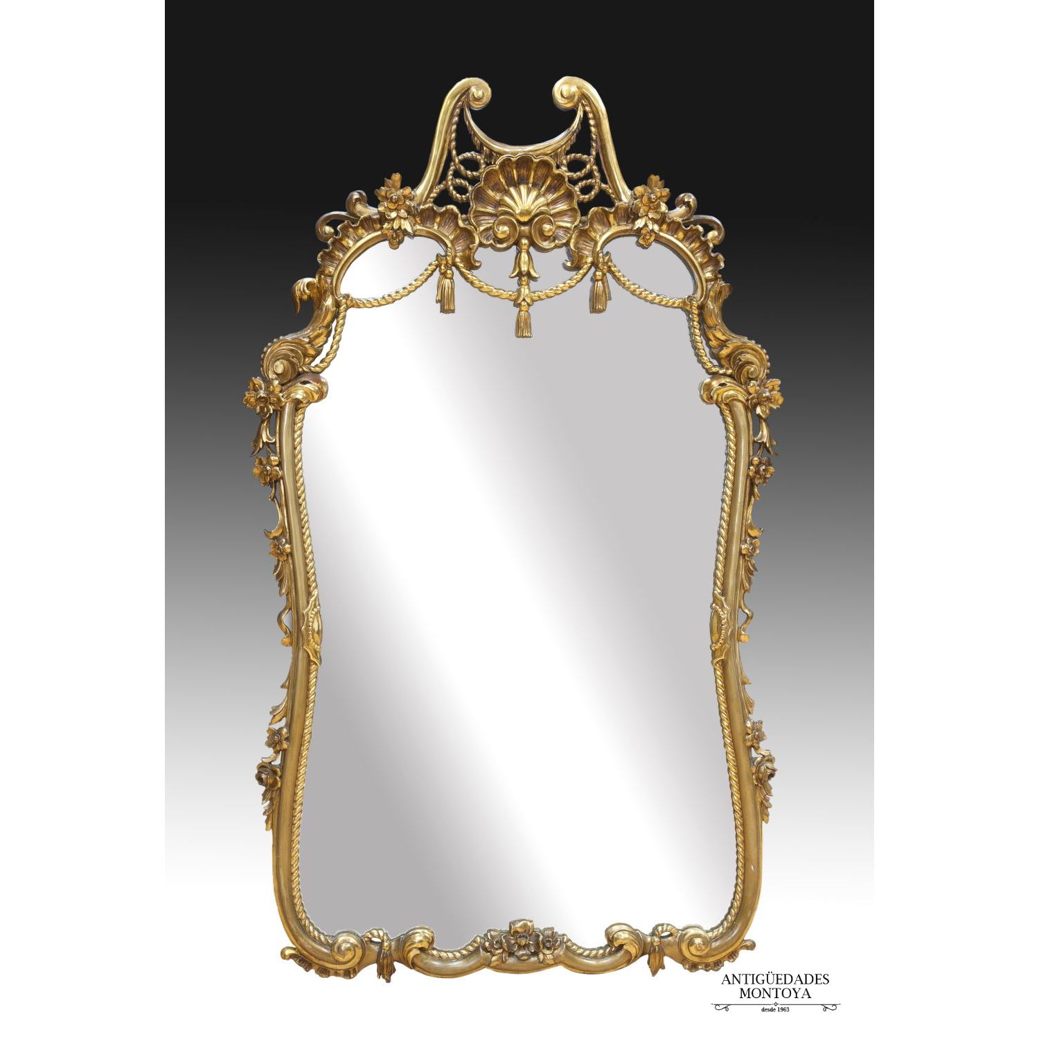 Wooden mirror, S. XX.