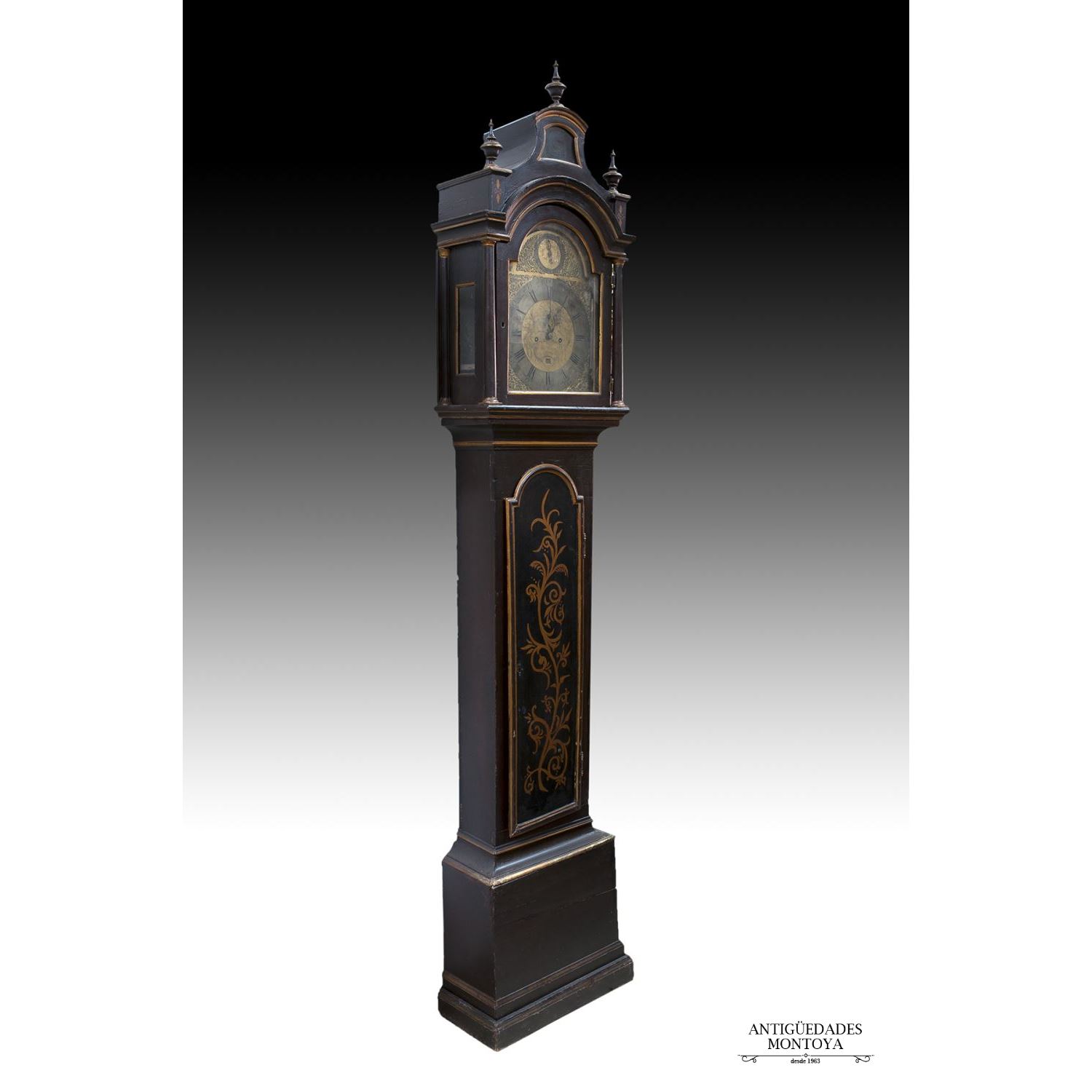 English tall case clock, 19th century.