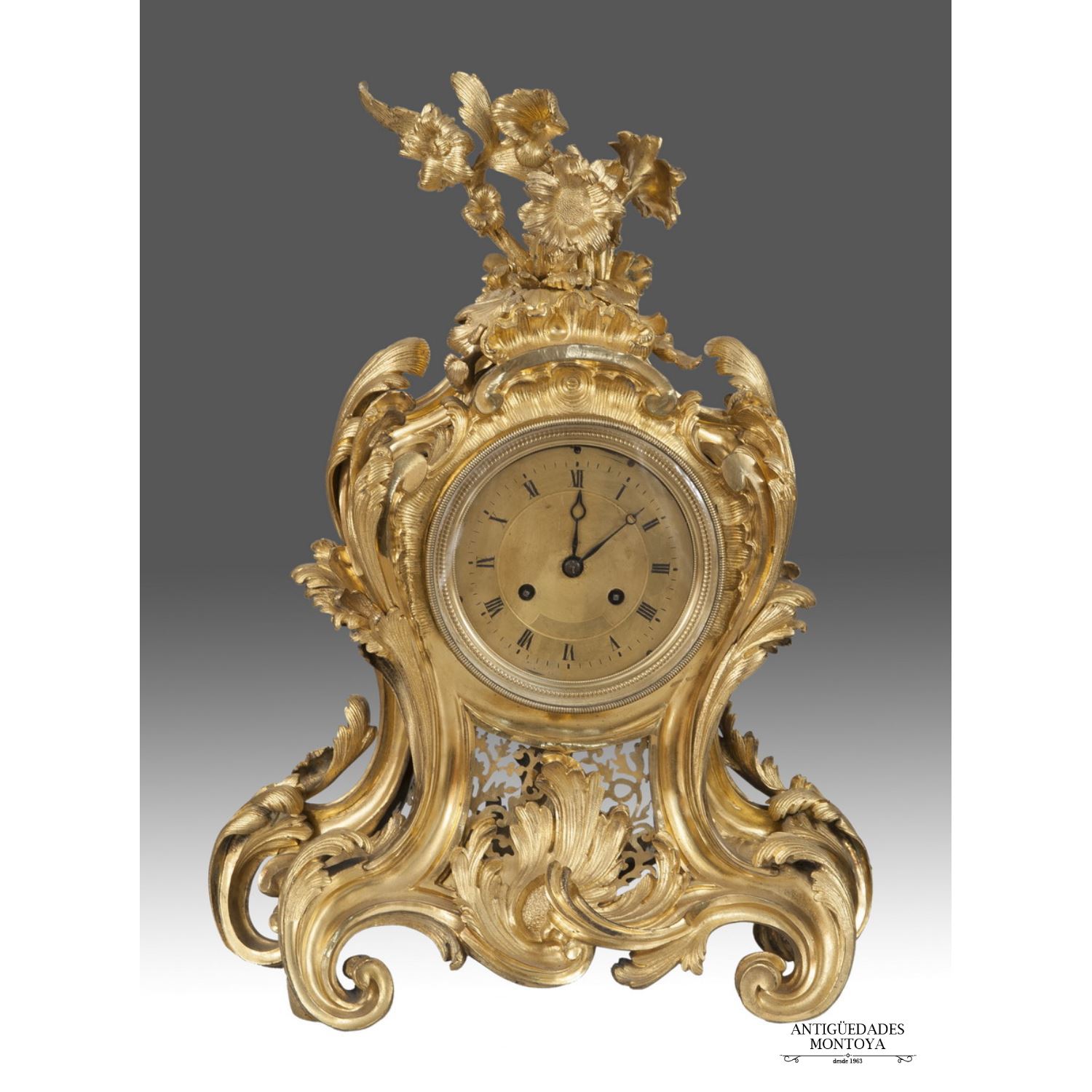 Reloj de sobremesa francés,  Luis XV, finales S. XVIII- ppios. S. XX.