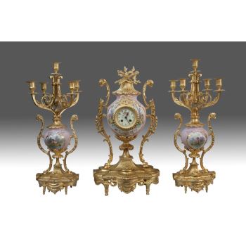Reloj de sobremesa con guarnición, S. XIX. · ref.: AM0002473
