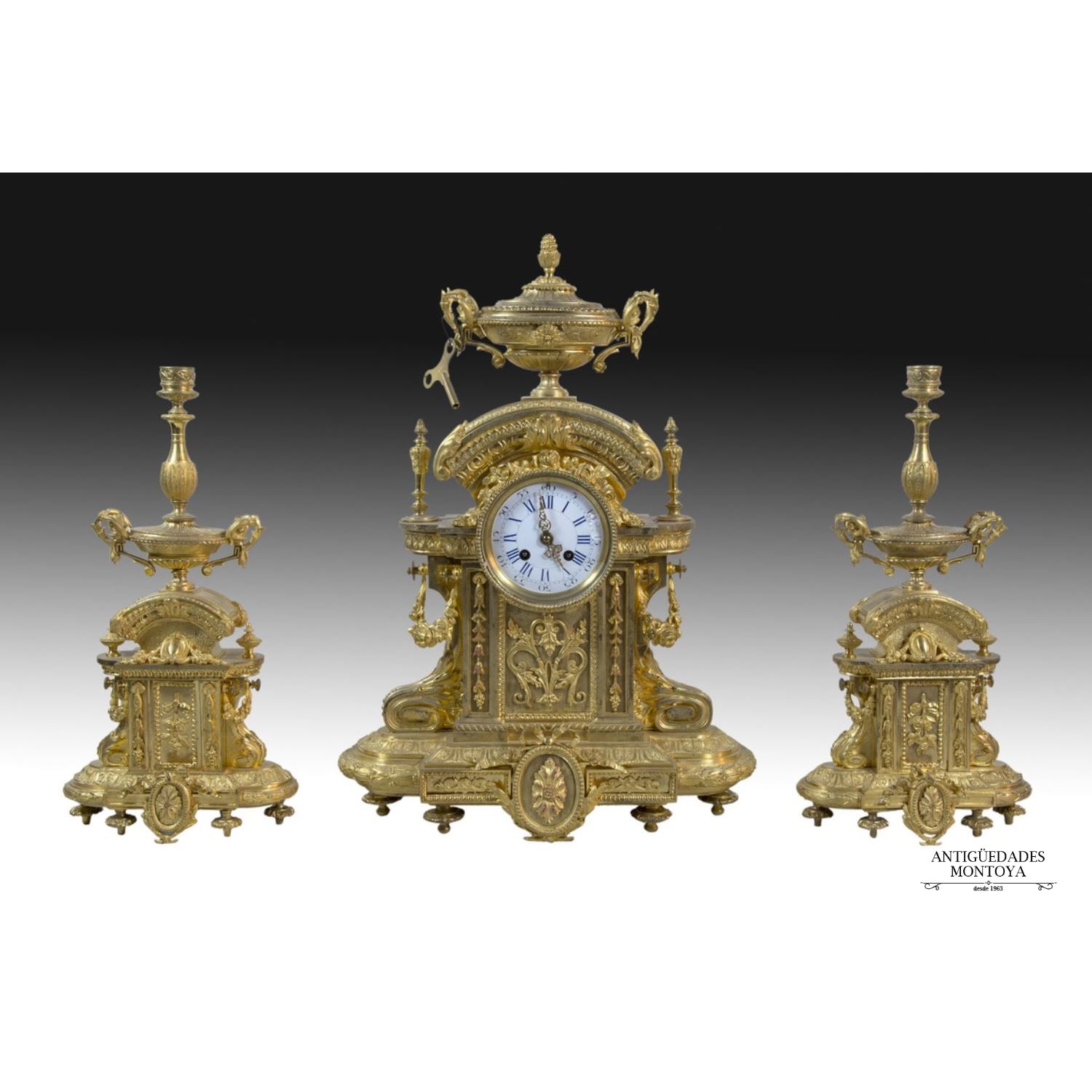 Reloj con guarnición, Luis XVI, S. XIX.