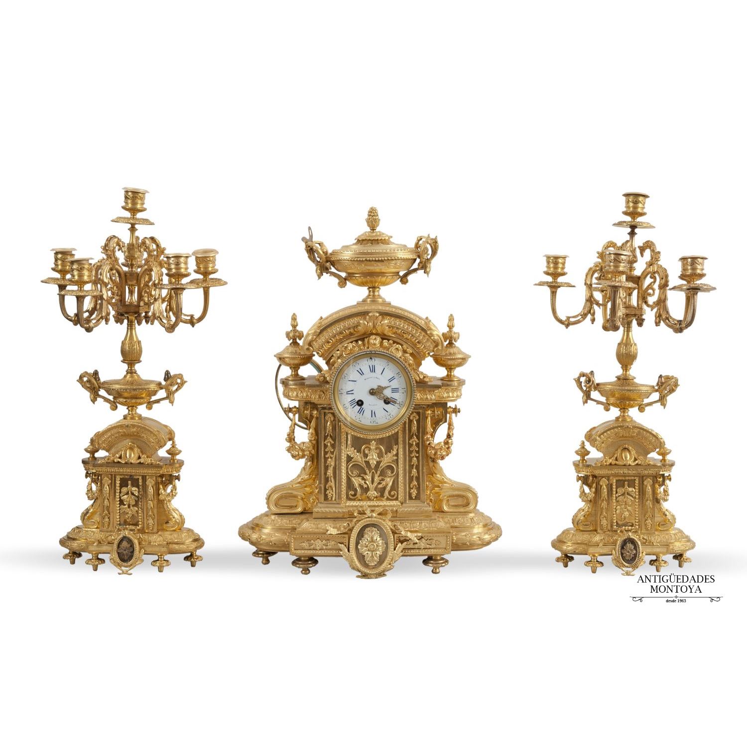 Reloj con guarnición,estilo Luis XVI, S. XIX.