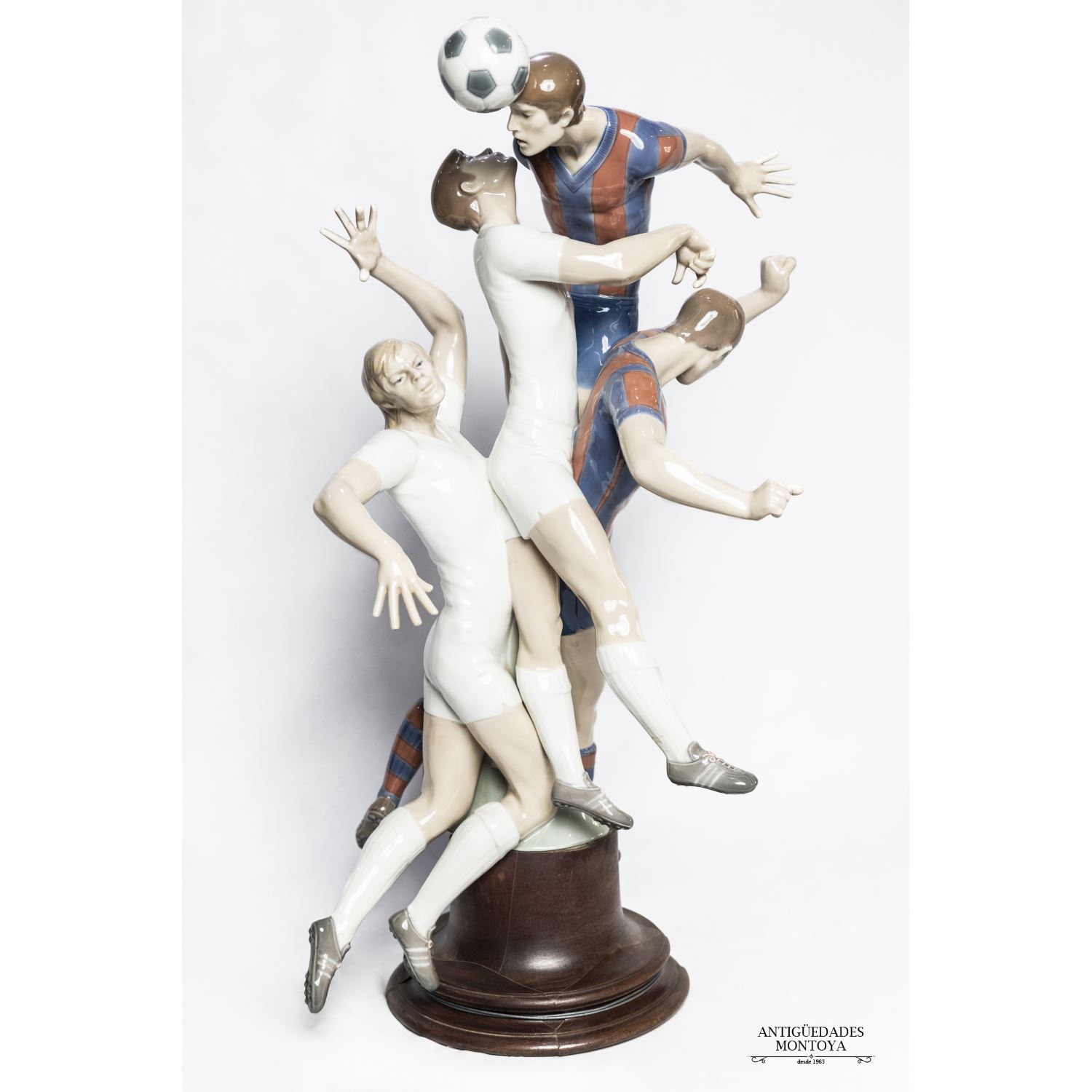 lladro sculpture