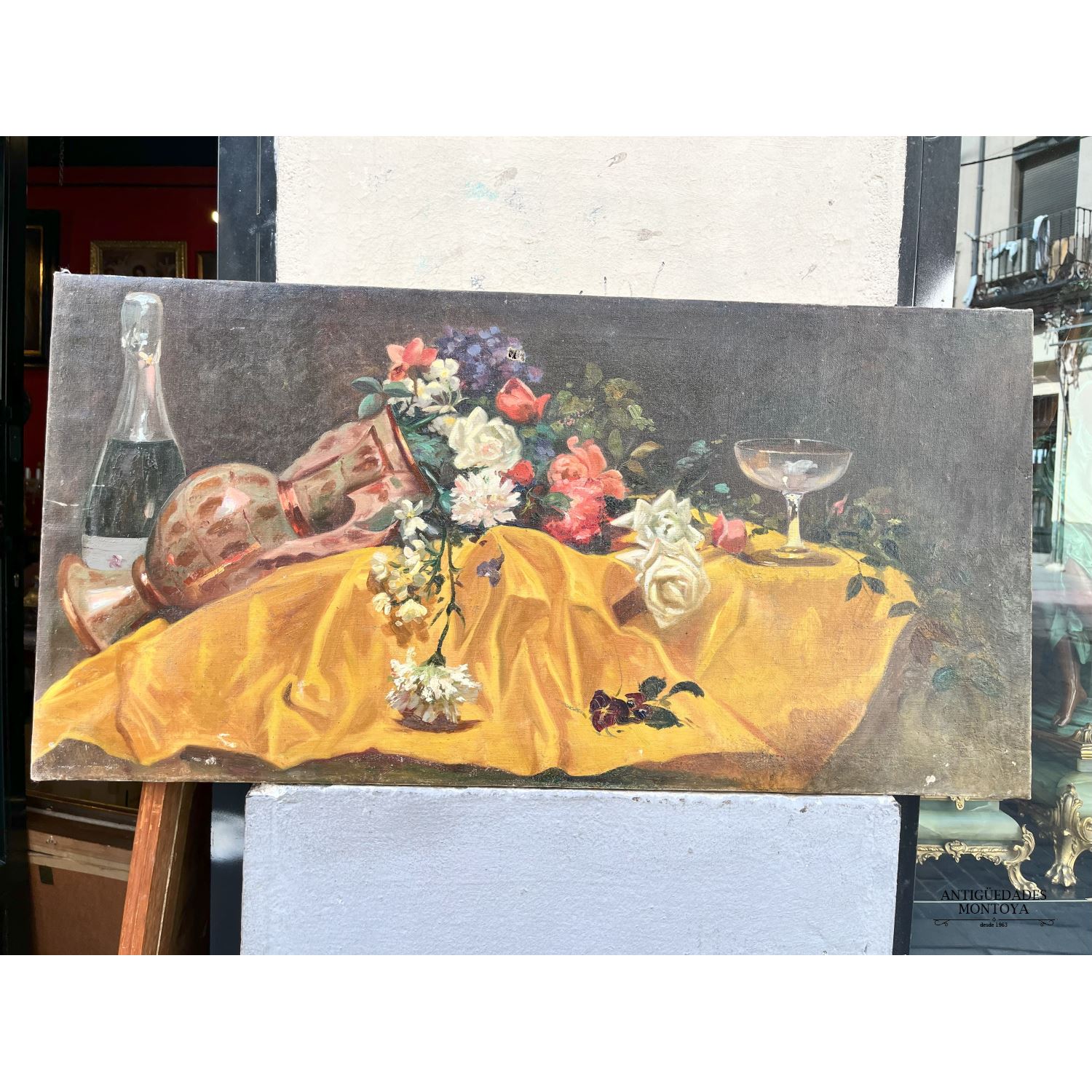 Bodegón: Flores, vino y copa